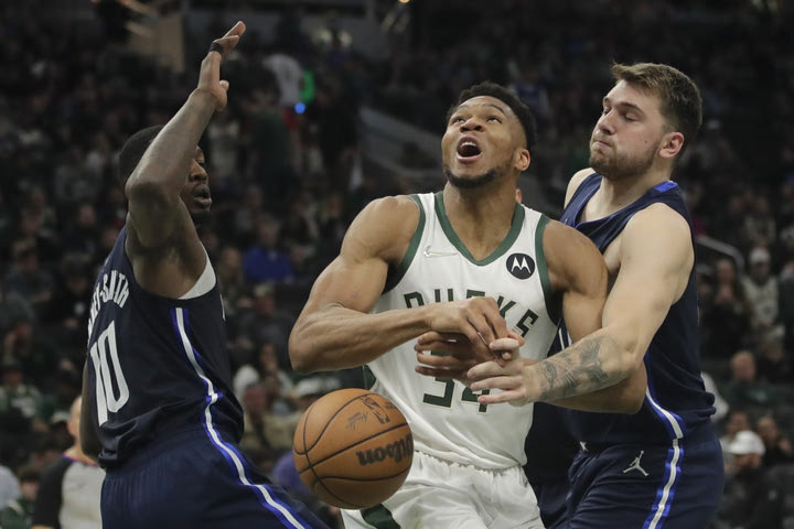 Ντόντσιτς για Γιάννη: “Ο καλύτερος στο NBA, σχεδόν αδύνατο να τον σταματήσεις”