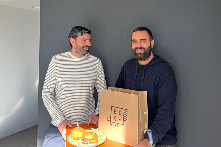 Ματσάρα Αγγλία – ΗΠΑ για τη δεύτερη αγωνιστική του Μουντιάλ παρέα με απολαυστικά burgers