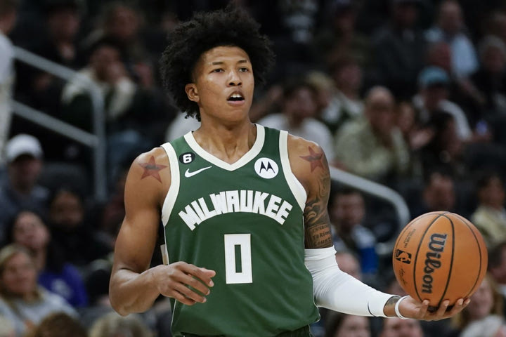 NBA: Ο ΜαρΤζόν Μπότσαμπ των Μπακς σημείωσε 83 πόντους σε αγώνα επίδειξης