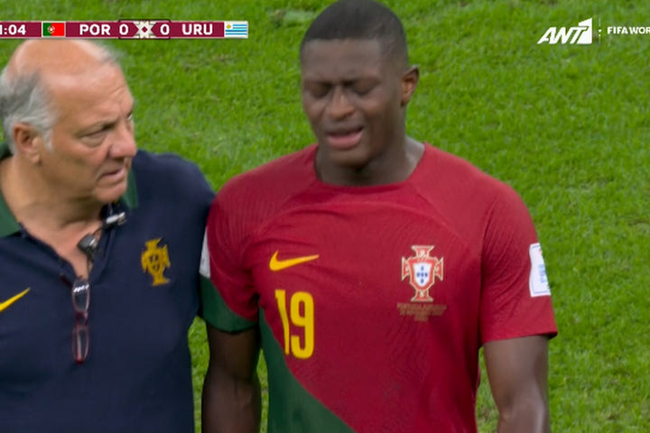 Μουντιάλ 2022, Πορτογαλία – Ουρουγουάη: Ο Νούνο Μέντες τραυματίστηκε και ξέσπασε σε κλάματα