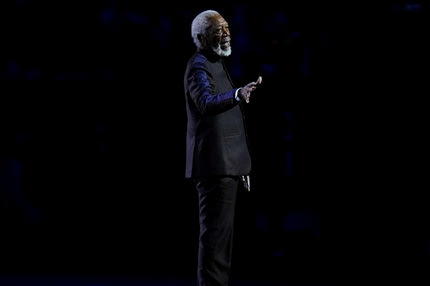 Μουντιάλ 2022: Ο καθηλωτικός Μόργκαν Φρίμαν στην εντυπωσιακή τελετή έναρξης