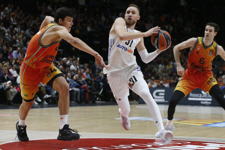 Liga Endesa: Η Ρεάλ παρέσυρε τη Βαλένθια και πέτυχε 8η συνεχόμενη νίκη