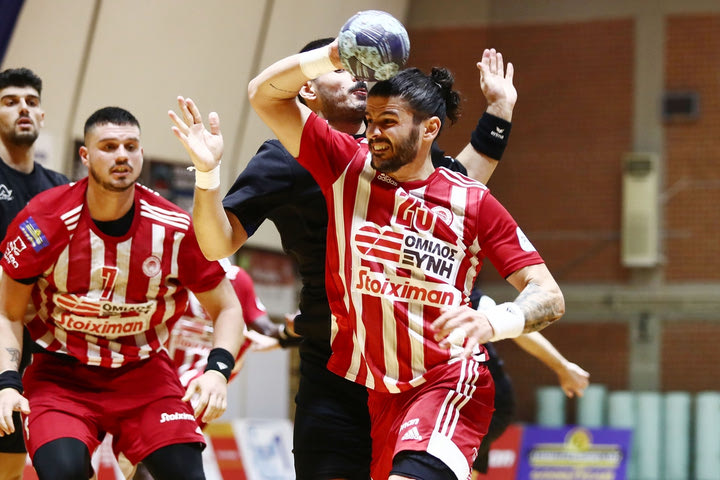 Handball Premier: Ο Ολυμπιακός πήρε το ντέρμπι απέναντι στον ΠΑΟΚ