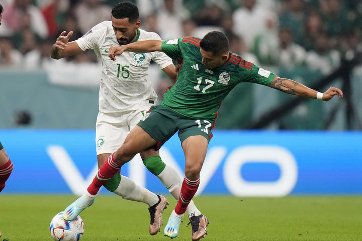 Ο Πινέδα βρέθηκε κοντά στο γκολ δύο φορές για το Μεξικό σε διάστημα λίγων λεπτών