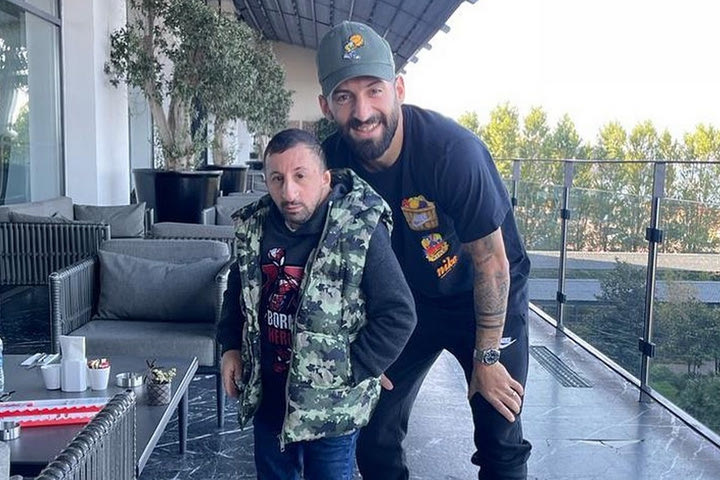 Η φωτογραφία του Σιώπη με τον Τούρκο influencer Κοξάλ Μπαμπά που προκάλεσε πανικό