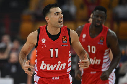 Ολυμπιακός – Παρτίζαν: Οι 39 πόντοι του Σλούκα, ο παράγοντας Λαρεντζάκης και το σχήμα με τρία γκαρντ