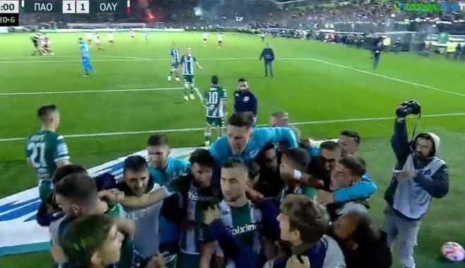 Το πέναλτι που πήρε ο Παναθηναϊκός μετά από υπόδειξη του VAR και η εύστοχη εκτέλεση του Σπόραρ