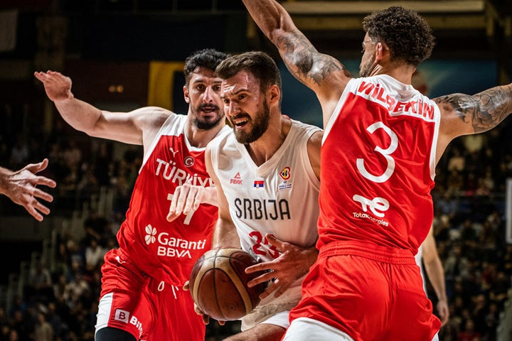 Σερβία – Τουρκία 77-76: Το Βελιγράδι “μίλησε” και το Παγκόσμιο πλησιάζει