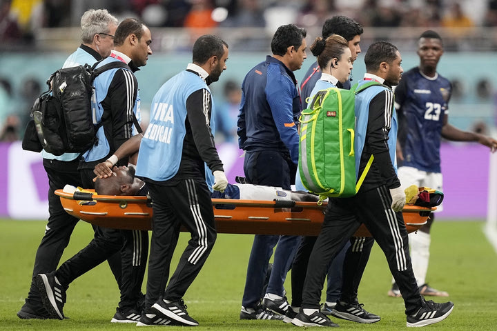 Μουντιάλ 2022, Ολλανδία – Εκουαδόρ: Αποχώρησε με φορείο και  κλάματα ο Βαλένσια