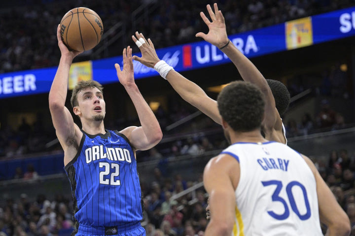 NBA: Οι νέοι των Μάτζικ είναι ωραίοι και πλήγωσαν τους Γουόριορς παρά τους 39 πόντους του Κάρι
