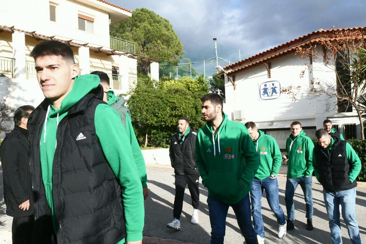 Ο Παναθηναϊκός επισκέφθηκε τα Παιδικά Χωριά SOS της Βάρης