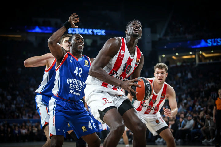 Η βαθμολογία της EuroLeague μετά από την ήττα του Ολυμπιακού στην Κωνσταντινούπολη