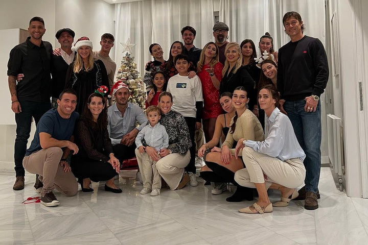 ΑΕΚ: Ο Αλμέιδα ευχήθηκε “Καλά Χριστούγεννα” με τους συνεργάτες του και τις οικογένειές τους