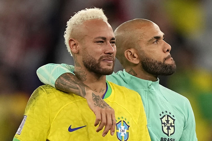 Μουντιάλ 2022, Άλβες για Νεϊμάρ: “Δεν νομίζω ότι είναι το τελευταίο του, το βραζιλιάνικο ποδόσφαιρο τον χρειάζεται”