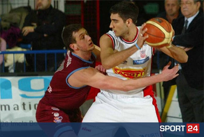 Έκλεισε Αραντόρι για τρία χρόνια