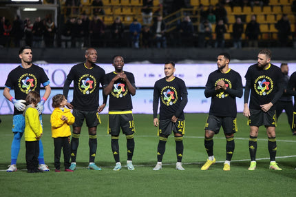 Άρης – Μακάμπι Χάιφα: Με μπλουζάκια κατά του αντισημιτισμού οι παίκτες των δύο ομάδων