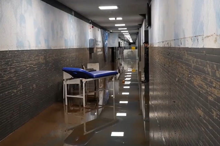 Πλημμύρισε το γήπεδο της Θέλτα μετά από έντονη βροχόπτωση
