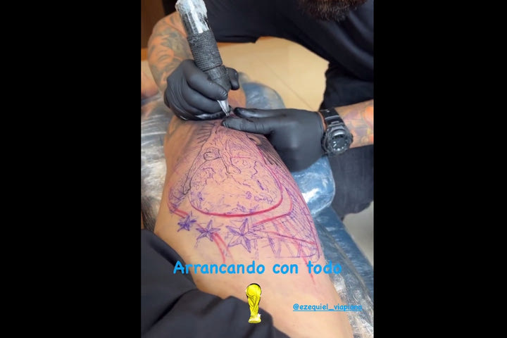 Μουντιάλ 2022: Ο Άνχελ ντι Μαρία κάνει τατουάζ το τρόπαιο