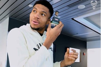 Ο Γιάννης Αντετοκούνμπο άκουσε τα αστεία του από ένα bobblehead και ξετρελάθηκε