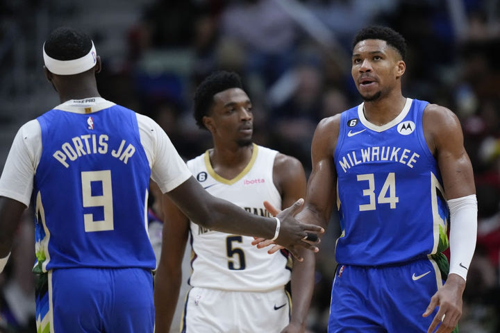 NBA: Η πληθωρική εμφάνιση του Γιάννη Αντετοκούνμπο κόντρα στους Πέλικανς