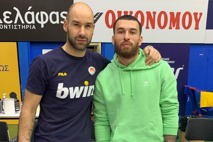 EuroLeague: Η συμβουλή που έδωσε ο Βασίλης Σπανούλης στον Μάικ Τζέιμς