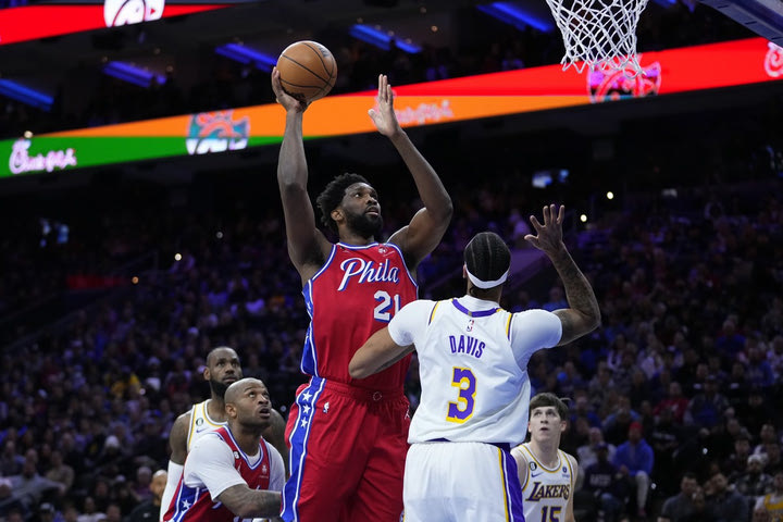 NBA: Οι Σίξερς λύγισαν στην παράταση με 133-122 τους Λέικερς σε τρελό παιχνίδι, παραλίγο την ανατροπή της χρονιάς το Λ.Α