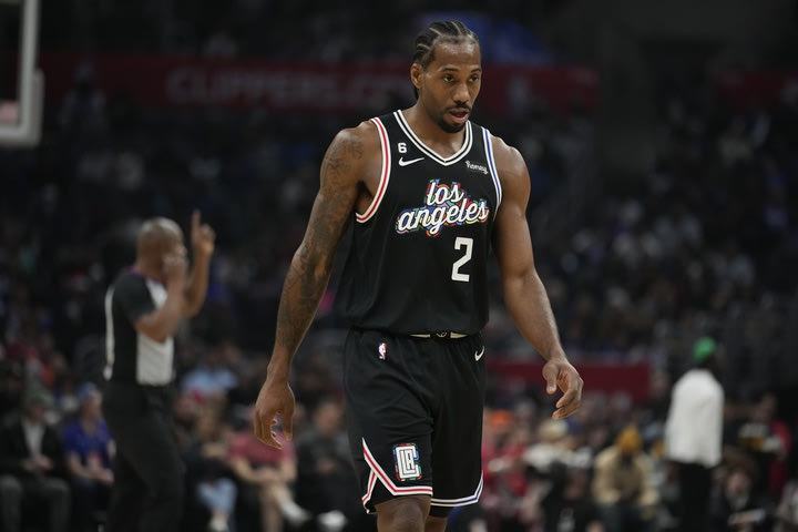 NBA, Κλίπερς: Καμία επαφή με Κούαι Λέοναρντ για πρόωρη επέκταση συμβολαίου