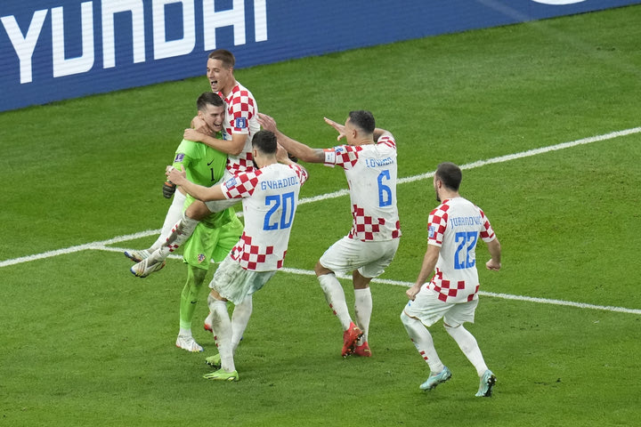 Μουντιάλ 2022, Ιαπωνία – Κροατία 1-3 πεν. (1-1): Οι Κροάτες πήραν το θρίλερ στα πέναλτι με ήρωα τον Λιβάκοβιτς και πέταξαν στους “8”