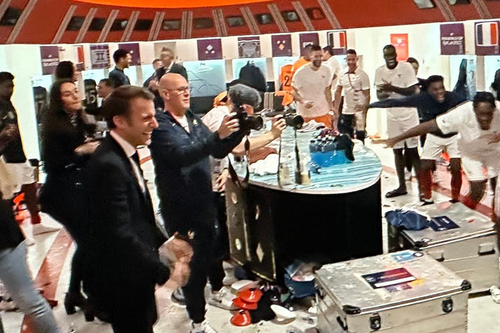 Μουντιάλ 2022, Γαλλία: Ξέφρενοι πανηγυρισμοί με Μακρόν στα αποδυτήρια