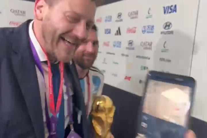 Οι έξαλλοι πανηγυρισμοί του Μέσι και το “τρένο” των παικτών της Αργεντινής μπροστά στην κάμερα του SPORT24