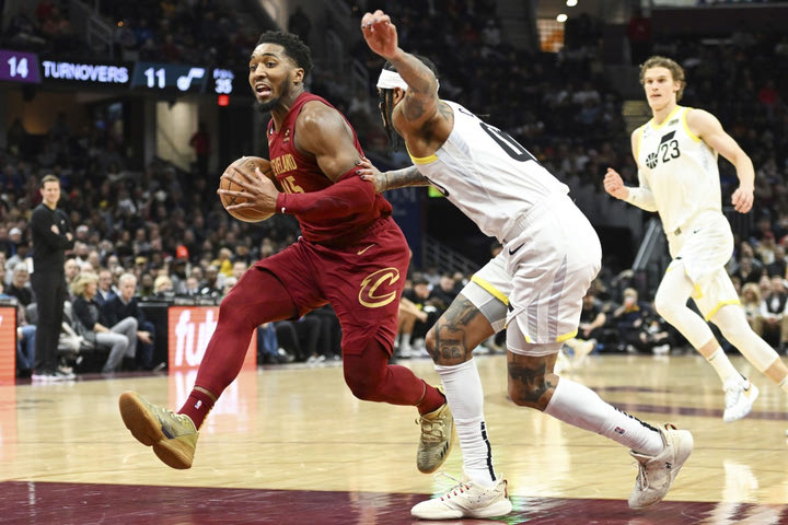 NBA, τα αποτελέσματα της βραδιάς: Ο Μίτσελ κέρδισε την πρώην, στην παράταση οι Σίξερς τους Ράπτορς, ανάσταση για τους Χόρνετς