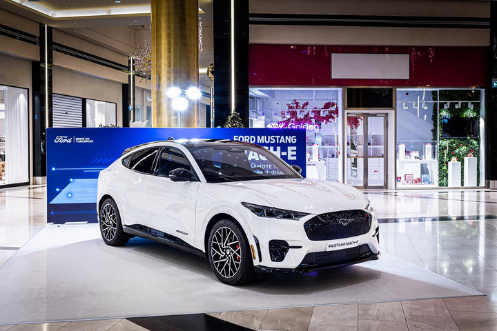 H Ford Mustang Mach-E GT στο Golden Hall