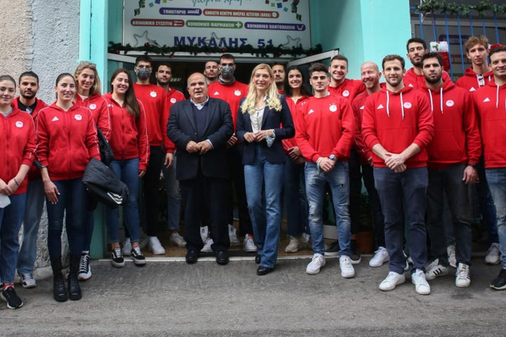Ερασιτέχνης Ολυμπιακός: Επίσκεψη στη δομή φιλοξενίας της UNESCO Πειραιώς και Νήσων