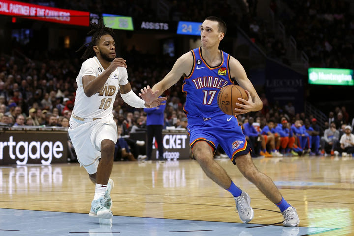 NBA: Τρομερός Ποκουσέβσκι με double-double στην ήττα των Θάντερ από τους Καβαλίερς με 110-102