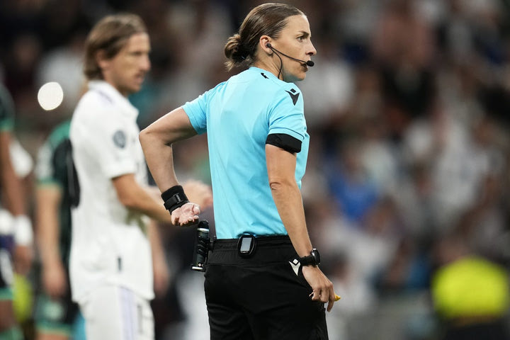 Μουντιάλ 2022, Κόστα Ρίκα-Γερμανία: Πρώτο ματς στην ιστορία του Παγκοσμίου Κυπέλλου ανδρών με τρεις γυναίκες διαιτητές