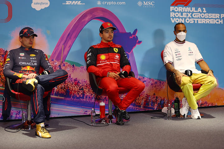 Formula 1: Λεκλέρ και Χάμιλτον μιλούν για τον “διαφορετικό” Φερστάπεν στις μάχες τους