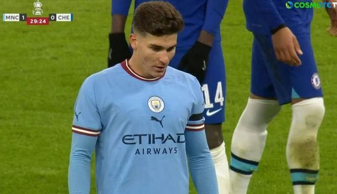 Το πέναλτι του Άλβαρες έκανε το 2-0 για τη Μάντσεστερ Σίτι κόντρα στην Τσέλσι
