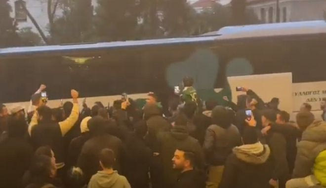 Αποθέωση της αποστολής και συνθήματα για “διπλό στη Φιλαδέλφεια Παναθηναϊκέ”