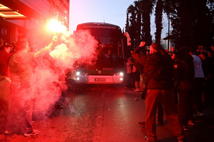 Παναθηναϊκός: Αποθέωση για την αποστολή των πράσινων πριν το ντέρμπι με την ΑΕΚ