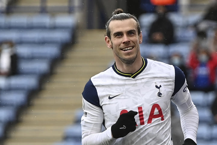 Τότεναμ σε Μπέιλ: “Γεννήθηκες για να παίξεις στα σπιρούνια, σε ευχαριστούμε για όλα”