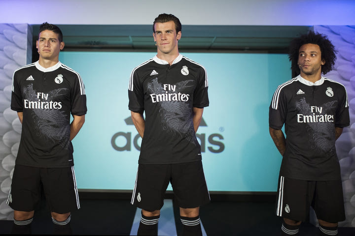 Όταν Μαρσέλο, Μπέιλ και Χάμες παρουσίασαν μαζί φανέλα της Ρεάλ