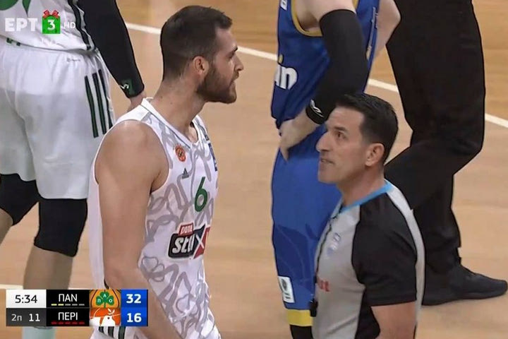 Το ξέσπασμα του Παπαγιάννη για το φάουλ που χρεώθηκε στο Παναθηναϊκός – Περιστέρι