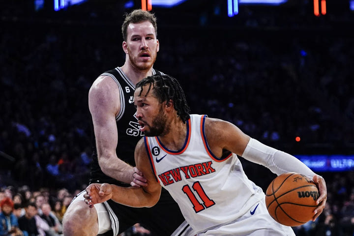 NBA, τα αποτελέσματα της βραδιάς: Ο Μόμπλεϊ έβαλε το νικητήριο σουτ για τους Καβαλίερς, 38άρης Μπράνσον οδήγησε τους Νικς