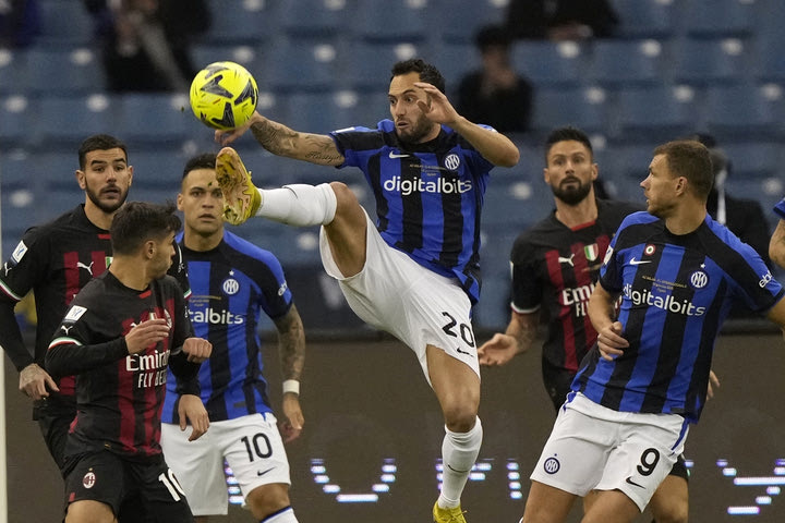Μίλαν – Ίντερ: Η μπάλα αποσύρθηκε μετά το 1-0 για να βγει σε δημοπρασία