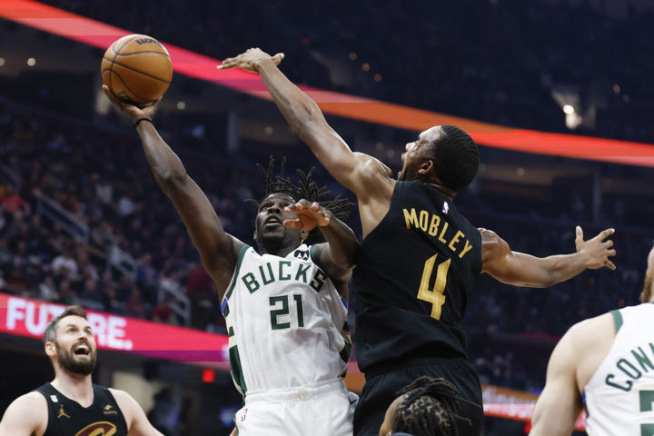 Καβαλίερς – Μπακς 114-102: Ο Μόμπλι οργίασε με career-high 38 πόντων και πλήγωσε τους Μπακς, που στερήθηκαν ξανά τον Γιάννη Αντετοκούνμπο