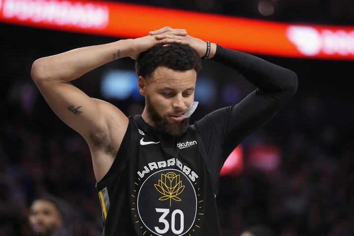 NBA: Η βαθμολογία σε Ανατολή και Δύση μετά τη νίκη – ρεκόρ των Χιτ και τη νέα ήττα των Γουόριορς