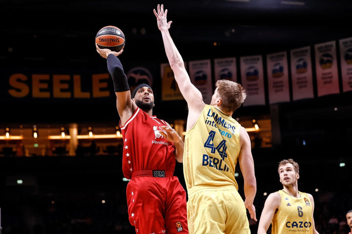Άλμπα – Αρμάνι 83-63: Η μία δείχνει σημάδια ζωής, η άλλη παραμένει στα χαμένα