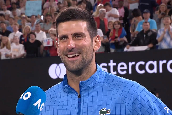 Australian Open: Ο Τζόκοβιτς τραγούδησε στη μητέρα του “Happy Birthday” και εκείνη συγκινήθηκε