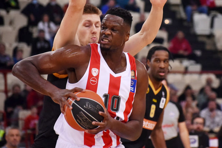 Η βαθμολογία στη Basket League στο φινάλε του α’ γύρου μετά από τη 40άρα του Ολυμπιακού στην ΑΕΚ