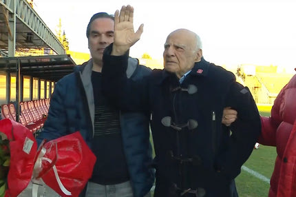 Πελέ: Ο Πανσερραϊκός βράβευσε τον Θεόδωρο Φραγκόπουλο, τον μοναδικό Σερραίο που αντιμετώπισε τον Βασιλιά του ποδοσφαίρου